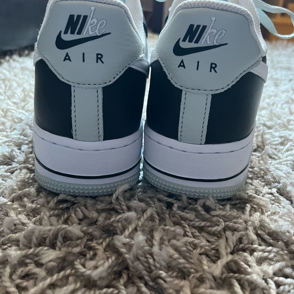 Men’s Nike Air Force 1 ‘07 LV8- Black/Light Silver Phantom US 10 - Picture 6 of 7